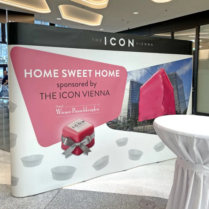 Punschkrapfen-Event Rückwand